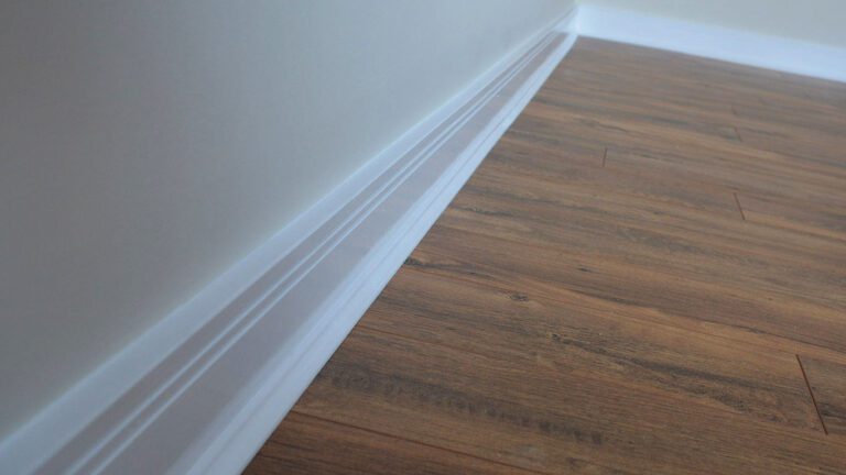 Best Paint For Skirting Boards, White Skirting Board - Satinwood Paint