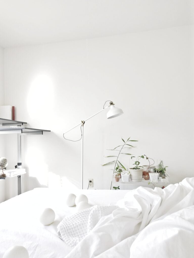 Photo Shows What Is The Best Off White Paint Colour For Bedroom Walls